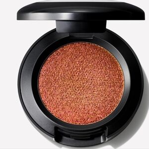MAC Eye Shadow Shadeshift Chrome Kaleidoscope/Pink pearl flips green-gold.